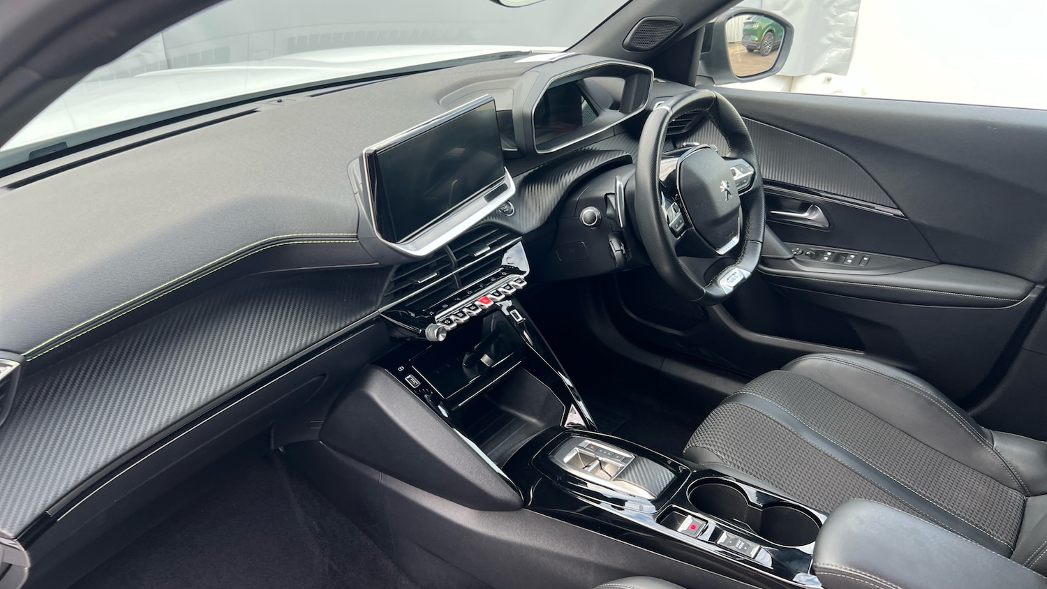 Used Peugeot 2008 2022 for sale - 76332679: Photo 9