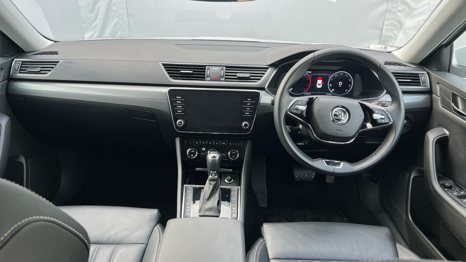 Used Skoda Superb 2023 for sale - 76493796: Photo 10