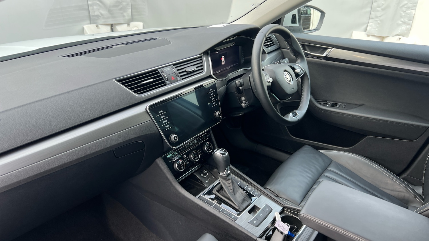 Used Skoda Superb 2023 for sale - 76493796: Photo 9