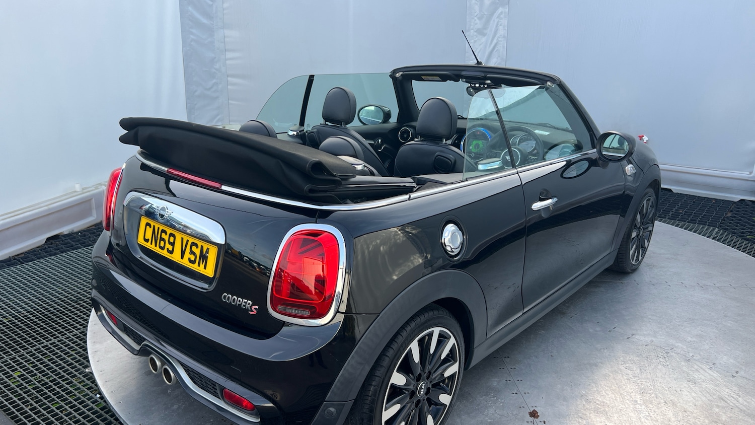 Used MINI Convertible 2019 for sale - 76611549: Photo 32