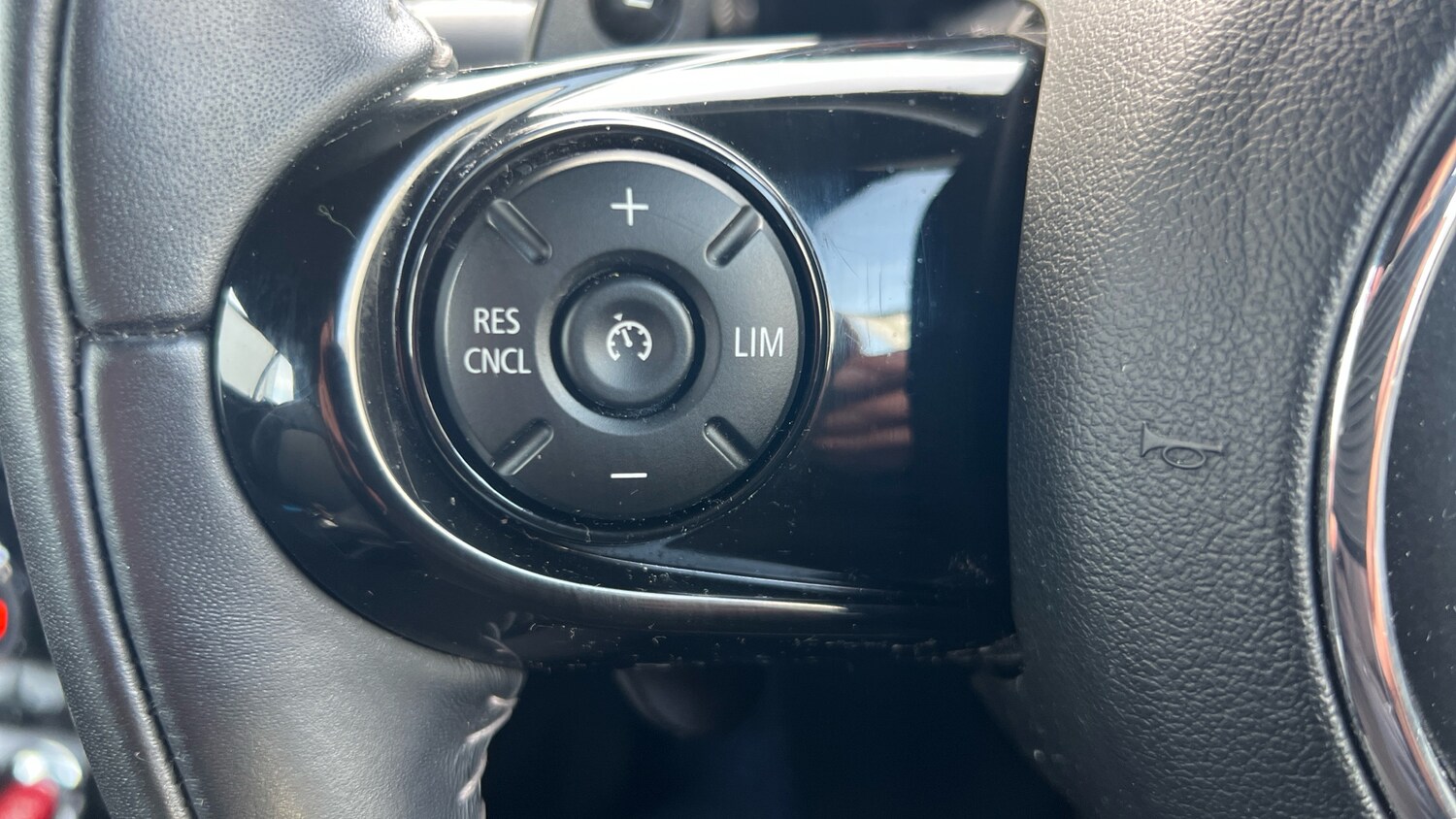 Used MINI Convertible 2019 for sale - 76611549: Photo 33