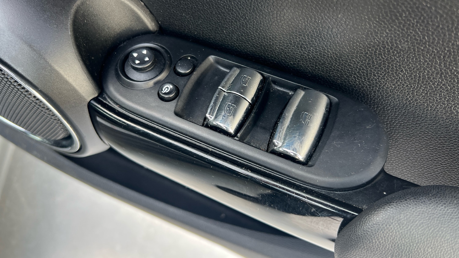 Used MINI Convertible 2019 for sale - 76611549: Photo 40