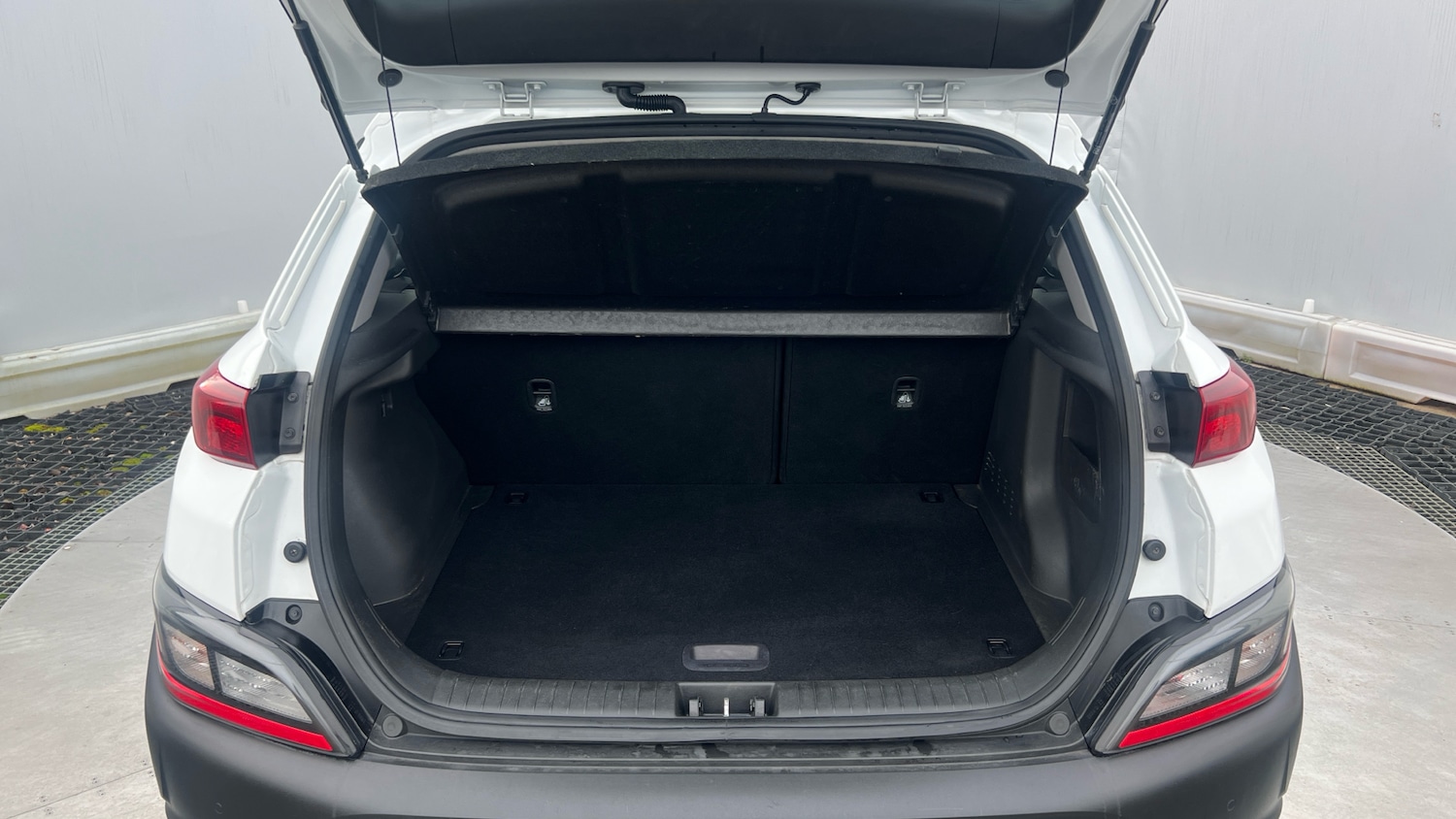 Used Hyundai KONA 2021 for sale - 77616645: Photo 4