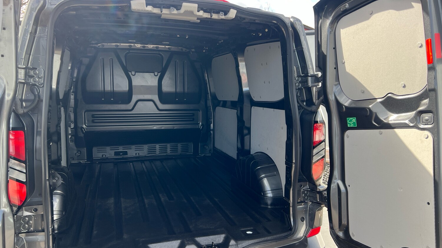 Used Ford Transit Custom 2024 for sale - 78067401: Photo 4