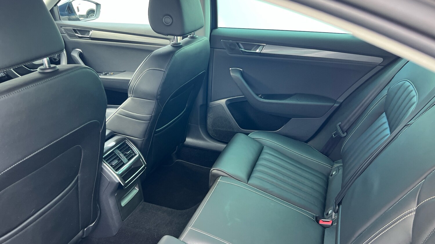 Used Skoda Superb 2023 for sale - 77286199: Photo 16