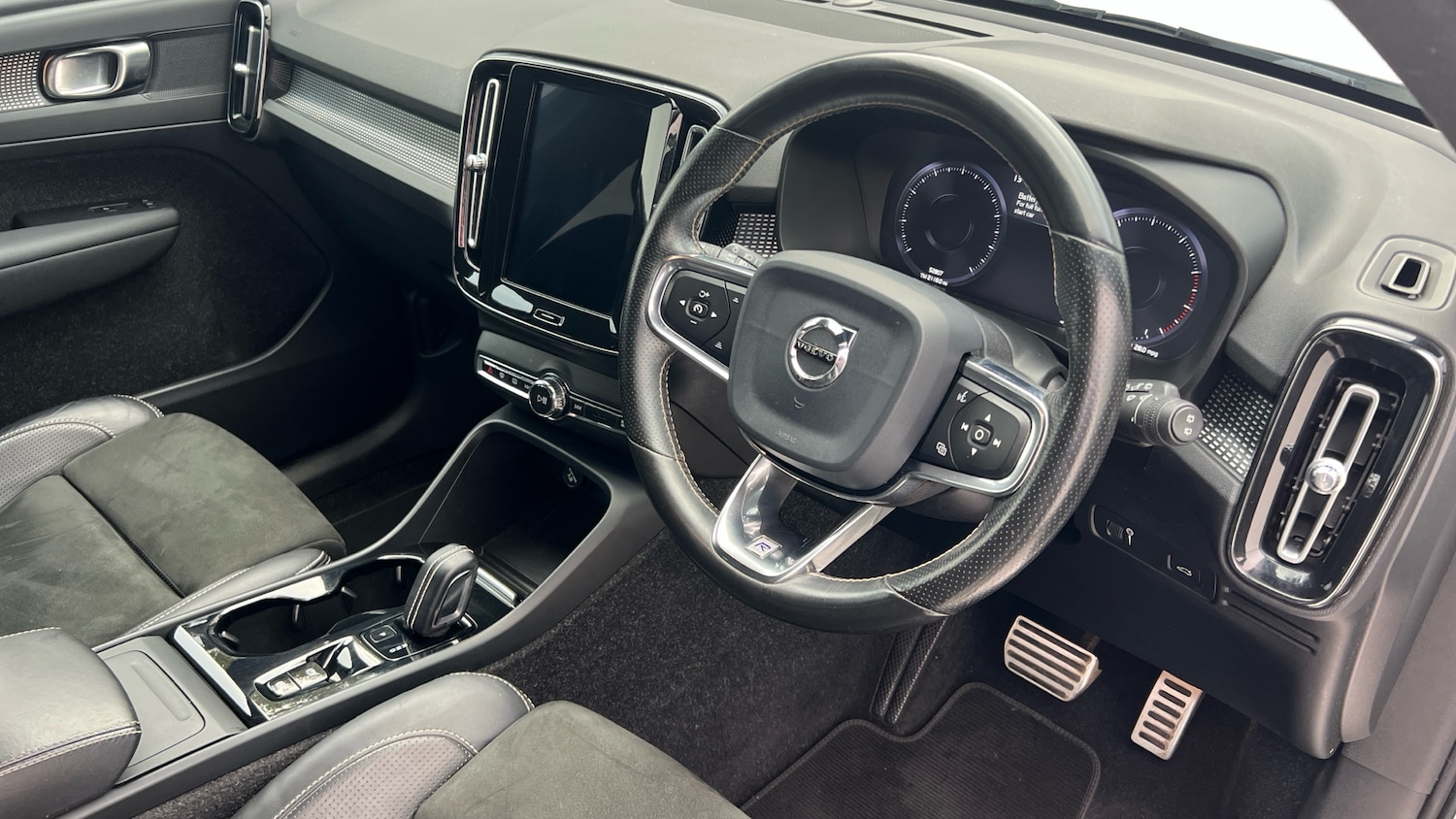 Used Volvo XC40 2019 for sale - 76391636: Photo 11