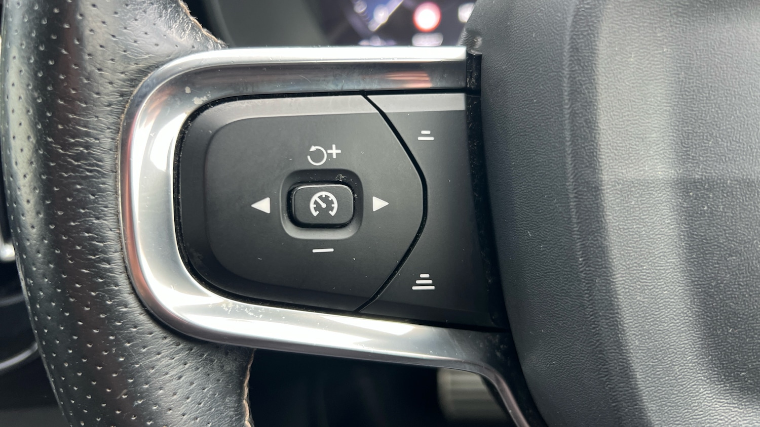 Used Volvo XC40 2019 for sale - 76391636: Photo 30