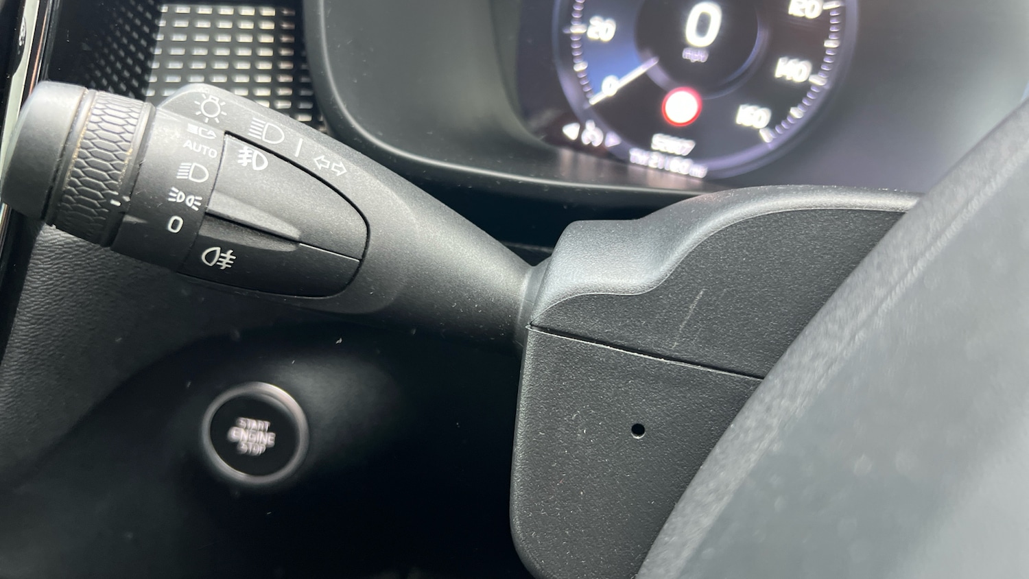 Used Volvo XC40 2019 for sale - 76391636: Photo 32