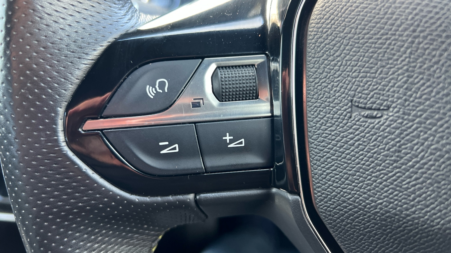 Used Peugeot 2008 2020 for sale - 77005846: Photo 35