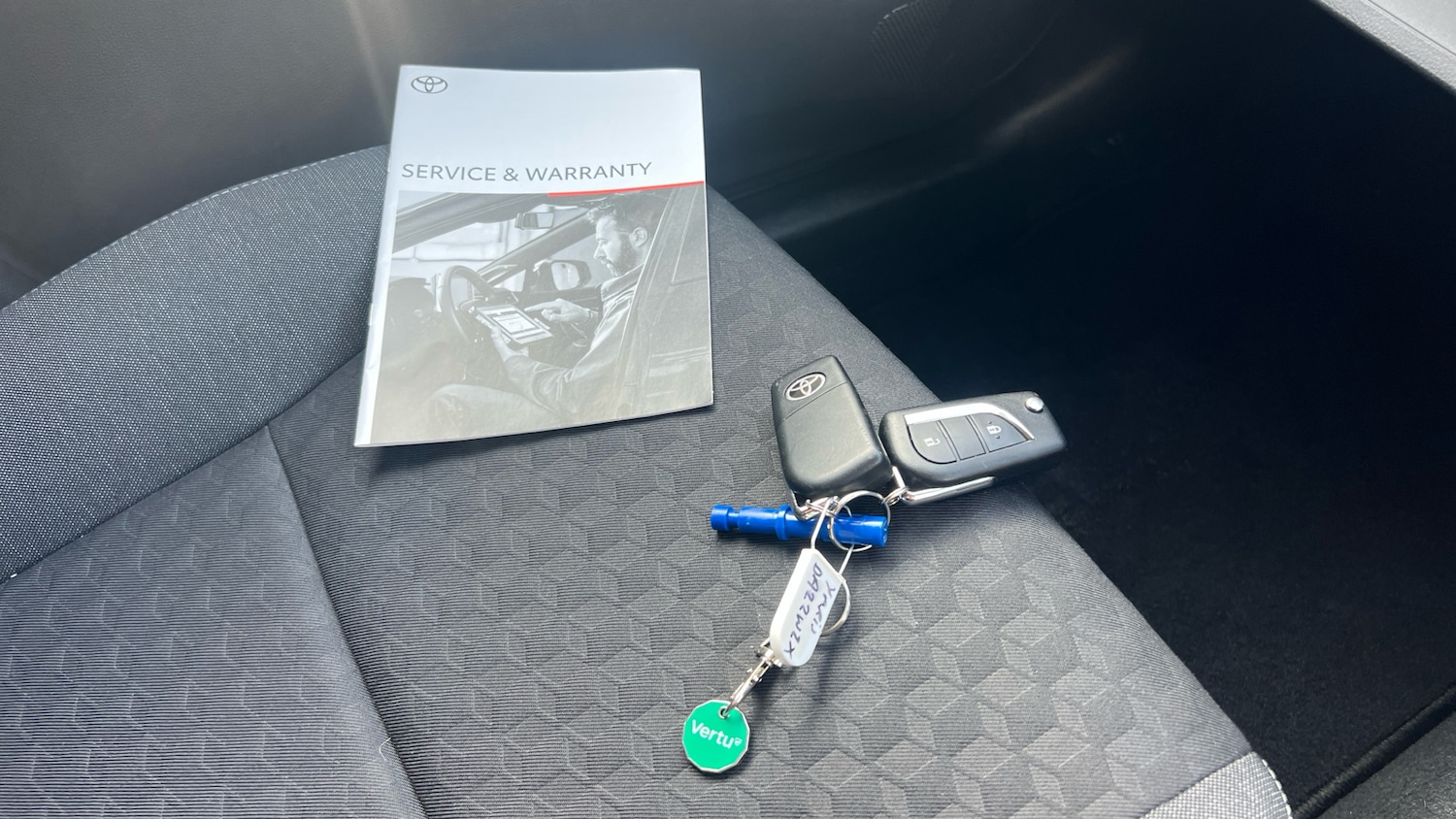 Used Toyota Yaris 2022 for sale - 76355408: Photo 19