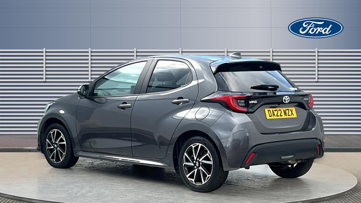 Used Toyota Yaris 2022 for sale - 76355408: Photo 2