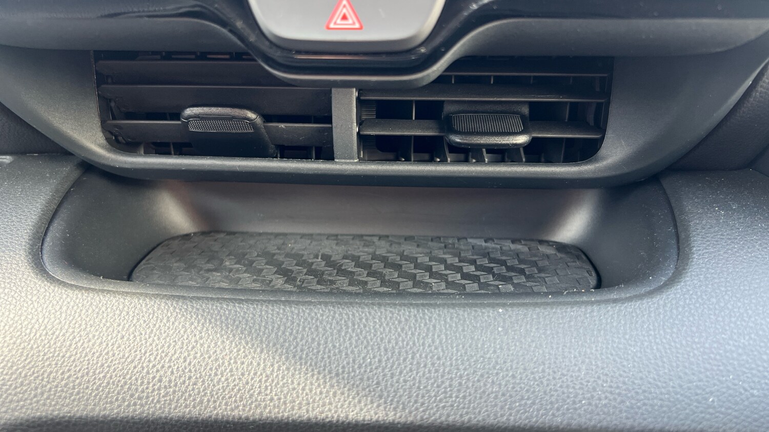 Used Toyota Yaris 2022 for sale - 76355408: Photo 24