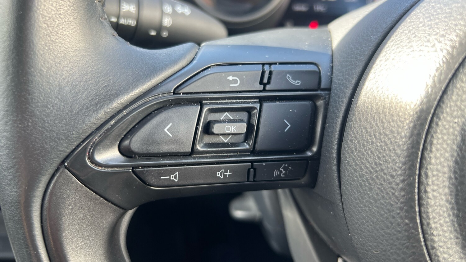 Used Toyota Yaris 2022 for sale - 76355408: Photo 33