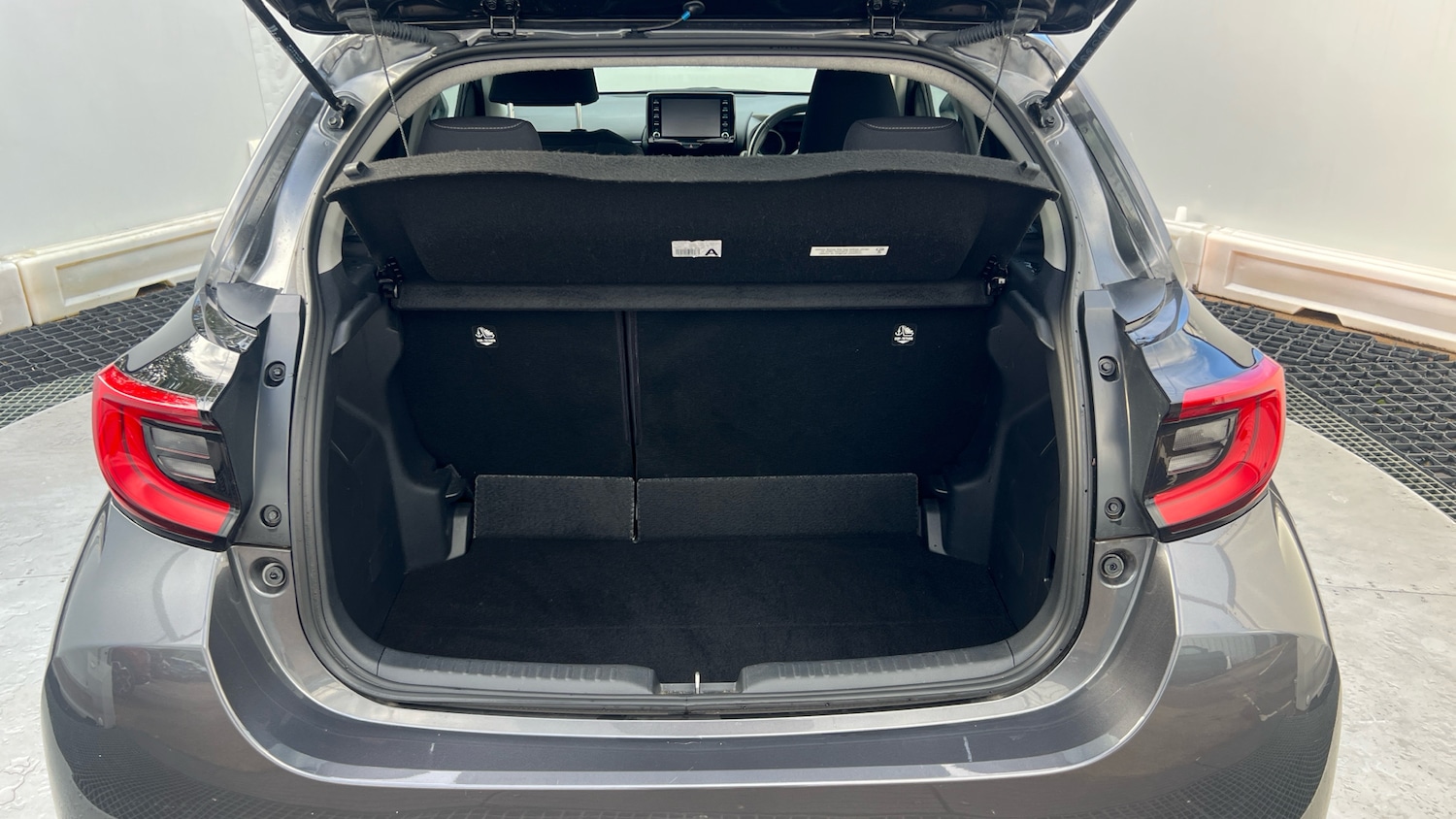 Used Toyota Yaris 2022 for sale - 76355408: Photo 4