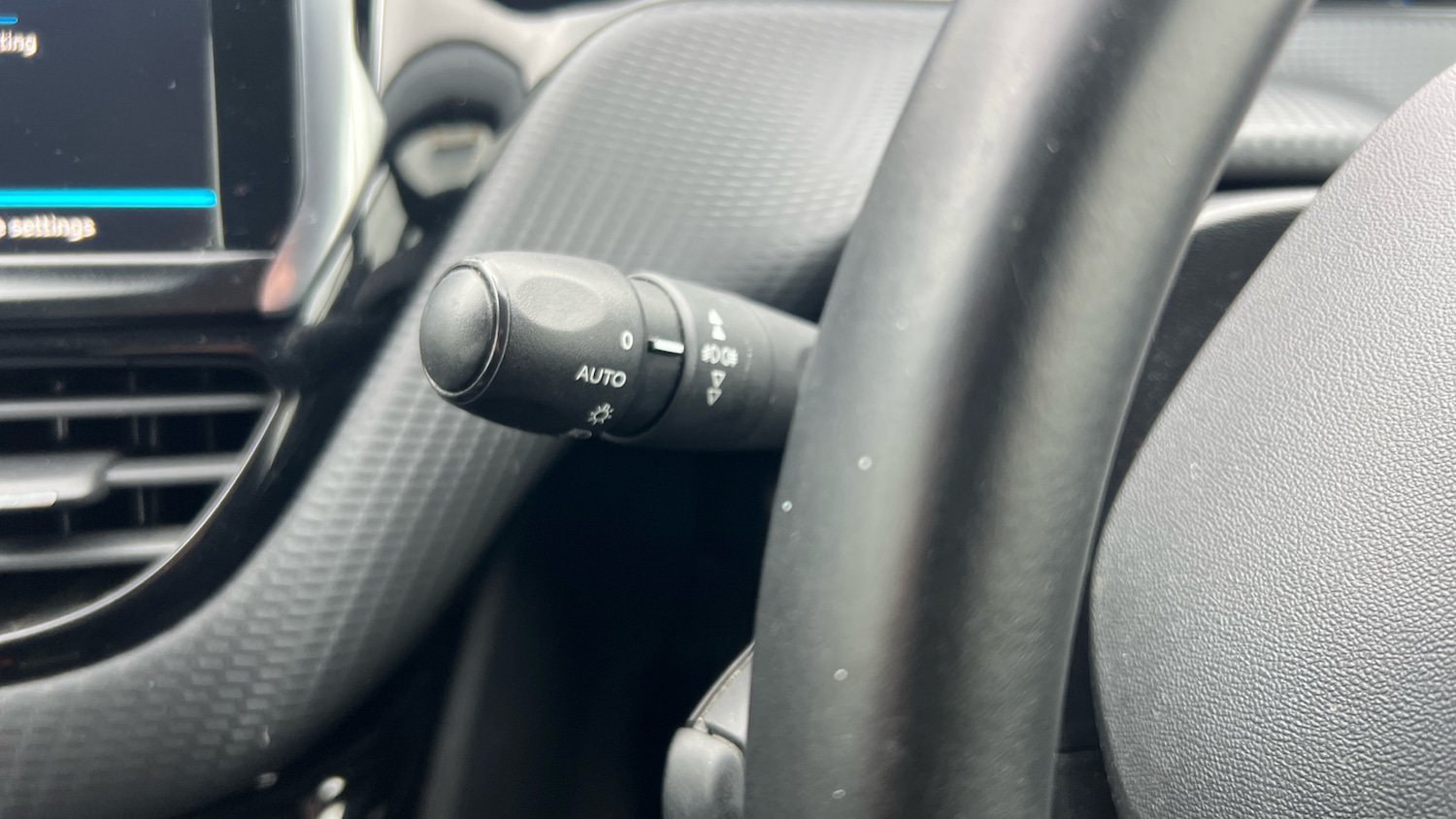 Used Peugeot 2008 2018 for sale - 77405612: Photo 33