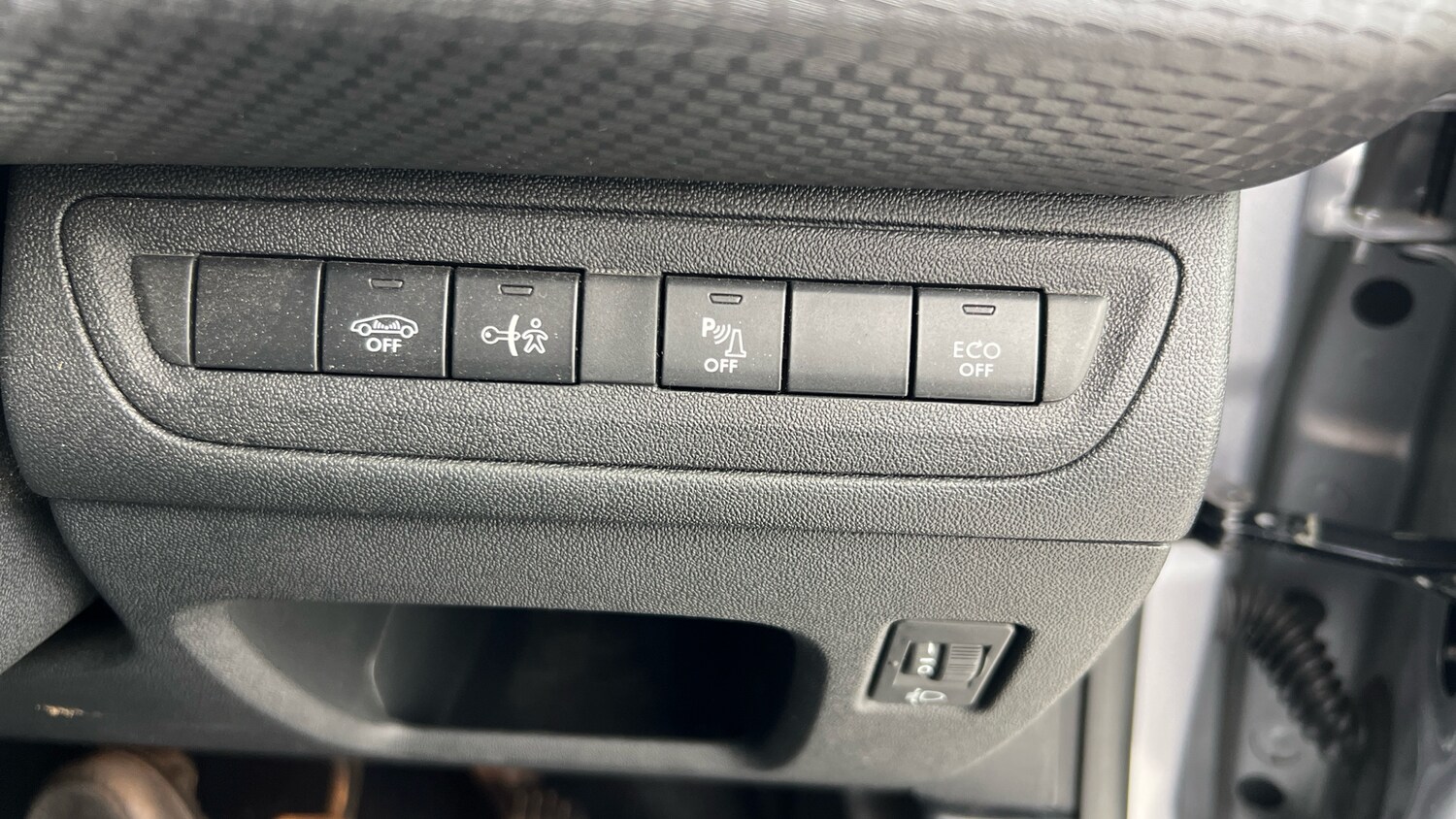 Used Peugeot 2008 2018 for sale - 77405612: Photo 36