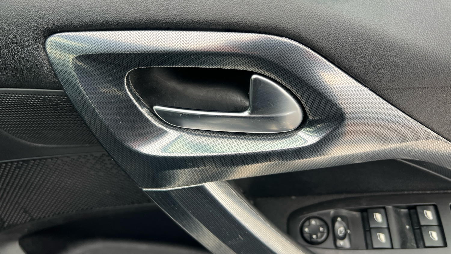 Used Peugeot 2008 2018 for sale - 77405612: Photo 38