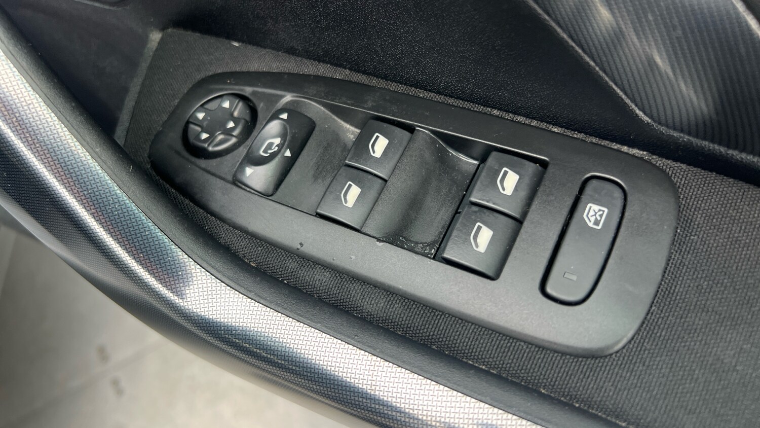 Used Peugeot 2008 2018 for sale - 77405612: Photo 39