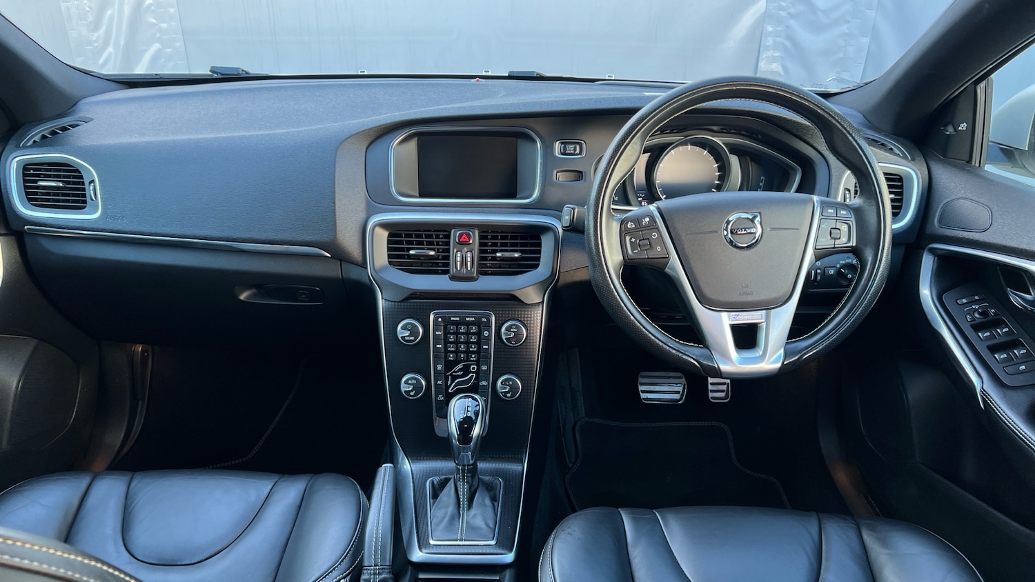 Used Volvo V40 2018 for sale - 77104497: Photo 10