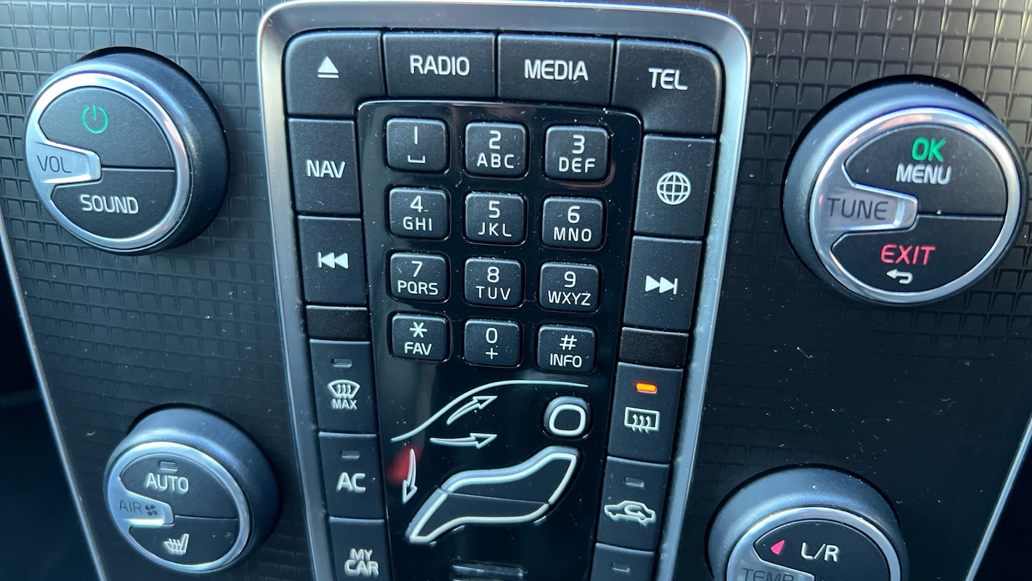 Used Volvo V40 2018 for sale - 77104497: Photo 25