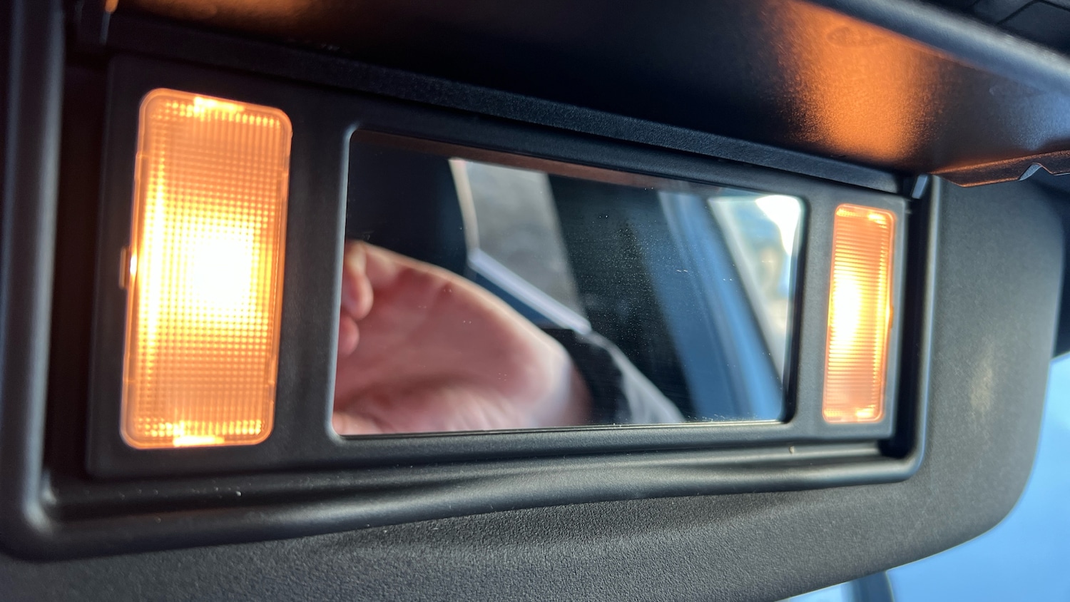 Used Volvo V40 2018 for sale - 77104497: Photo 30