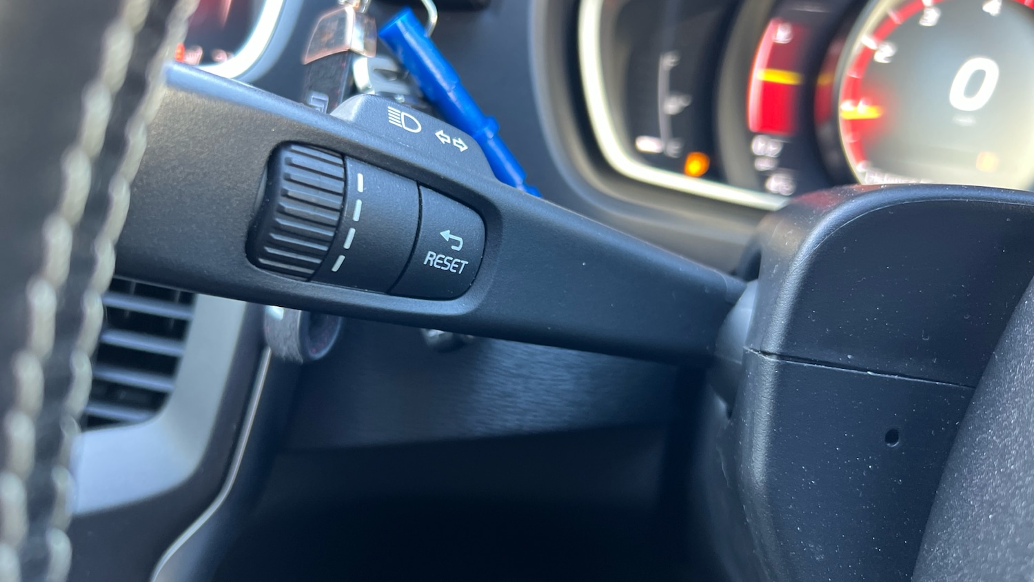 Used Volvo V40 2018 for sale - 77104497: Photo 33