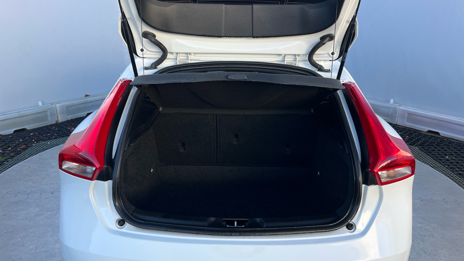 Used Volvo V40 2018 for sale - 77104497: Photo 4