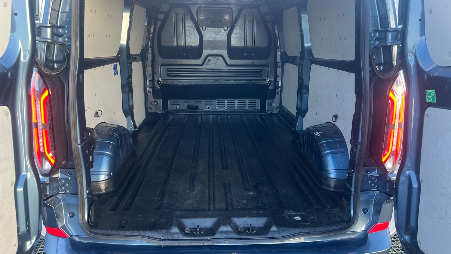 Used Ford Transit Custom 2025 for sale - 76649950: Photo 4