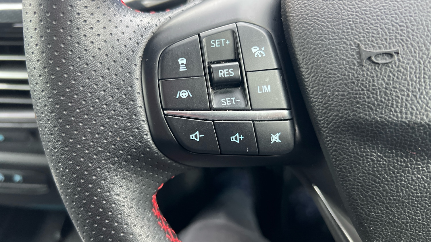 Used Ford Focus 2023 for sale - 76835345: Photo 34