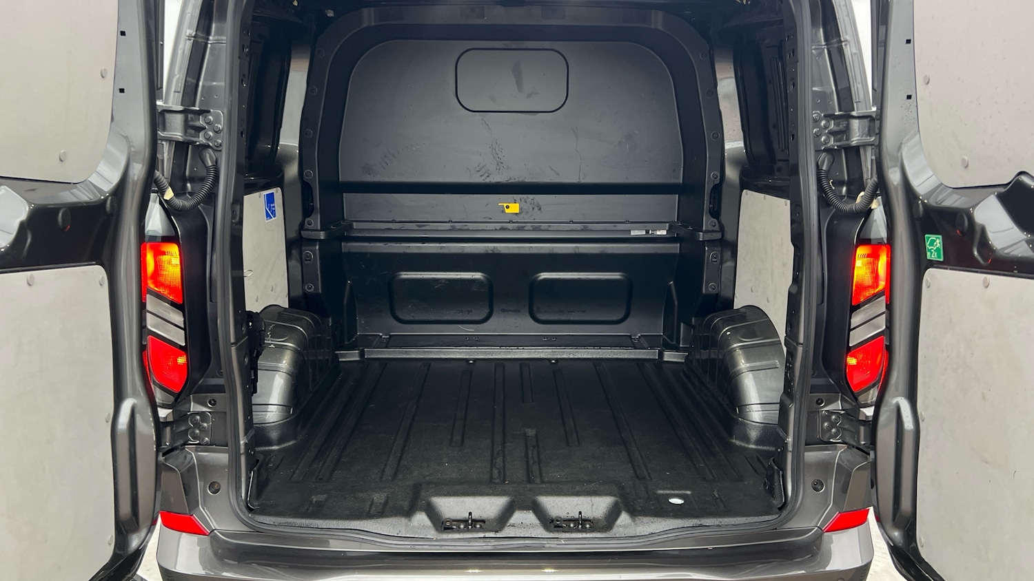 Used Ford Transit Custom 2024 for sale - 76461749: Photo 4