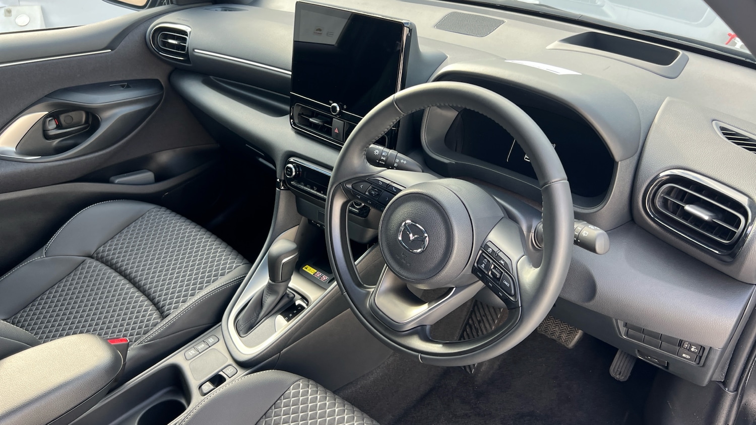 Used Mazda Mazda2 HYBRID 2025 for sale - 76391632: Photo 11