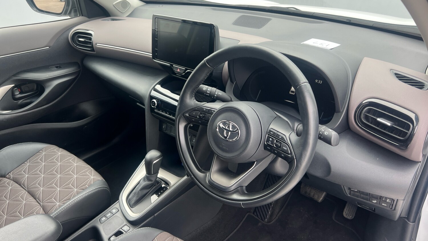 Used Toyota Yaris Cross 2023 for sale - 77715248: Photo 11