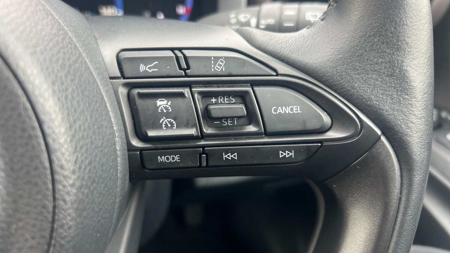 Used Toyota Yaris Cross 2023 for sale - 77715248: Photo 31