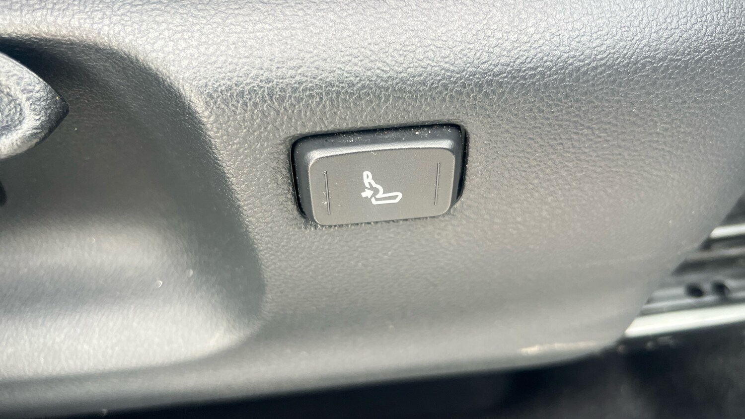 Used Toyota Yaris Cross 2023 for sale - 77715248: Photo 36