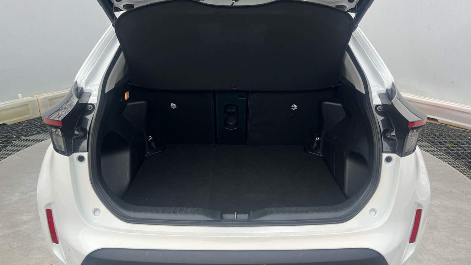 Used Toyota Yaris Cross 2023 for sale - 77715248: Photo 4