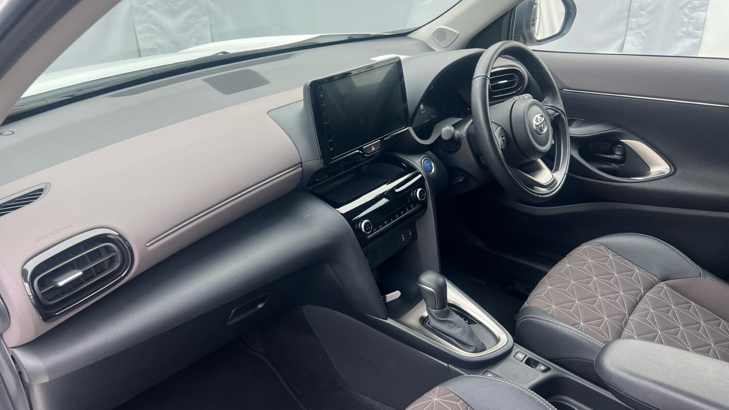 Used Toyota Yaris Cross 2023 for sale - 77715248: Photo 9