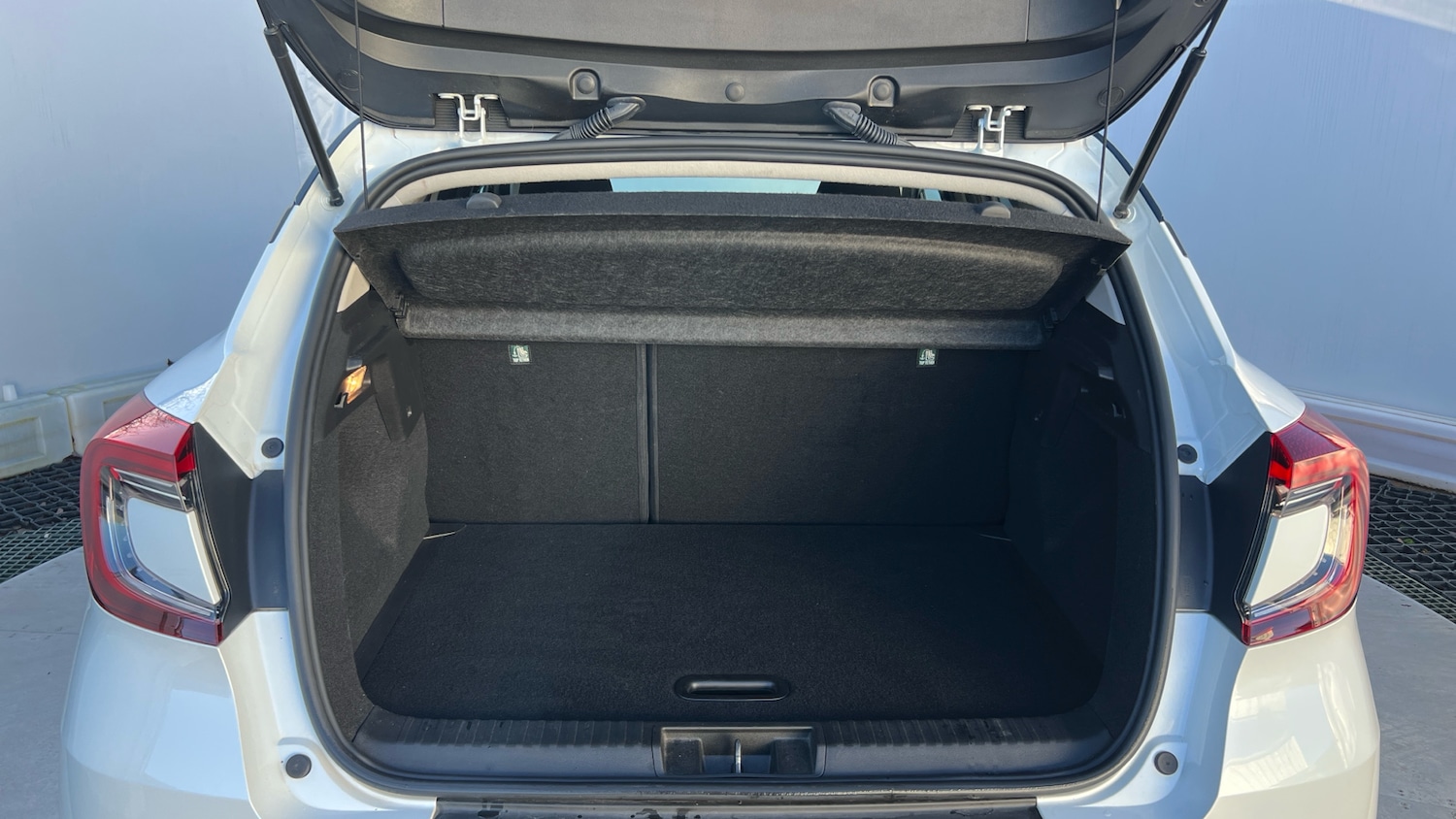 Used Renault Captur 2021 for sale - 77225679: Photo 4