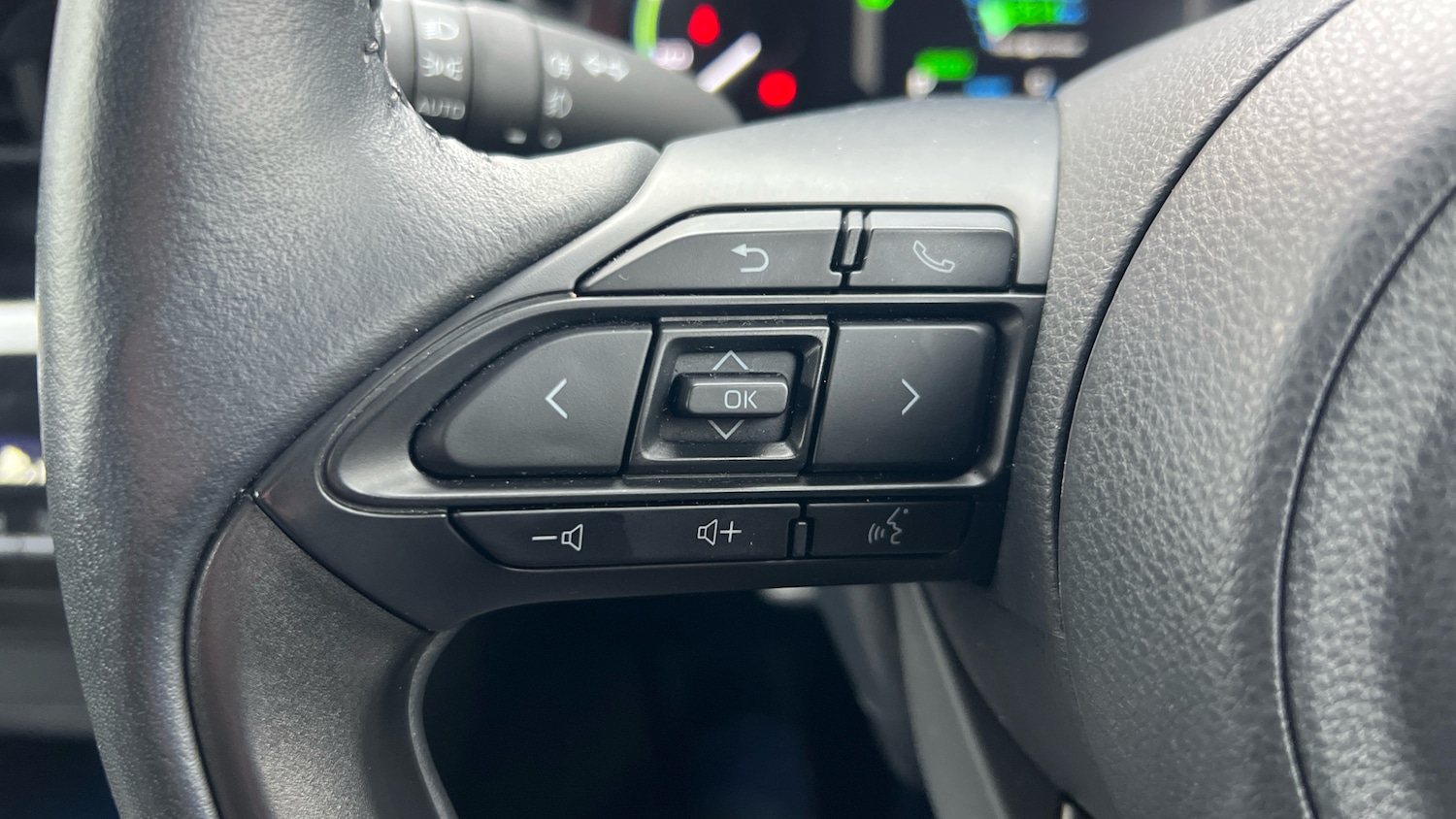 Used Toyota Yaris Cross 2023 for sale - 76835340: Photo 33