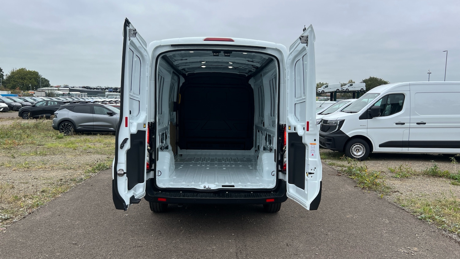 Used Ford Transit 2025 for sale - 76287894: Photo 3