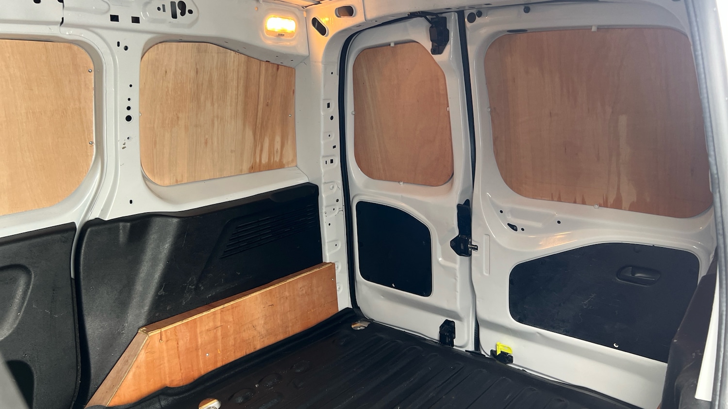 Used Peugeot Partner 2022 for sale - 77517457: Photo 16