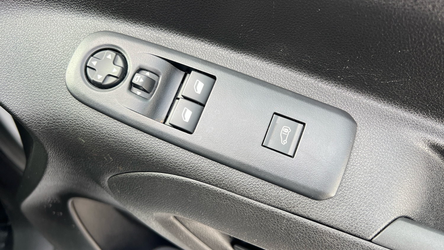 Used Peugeot Partner 2022 for sale - 77517457: Photo 37