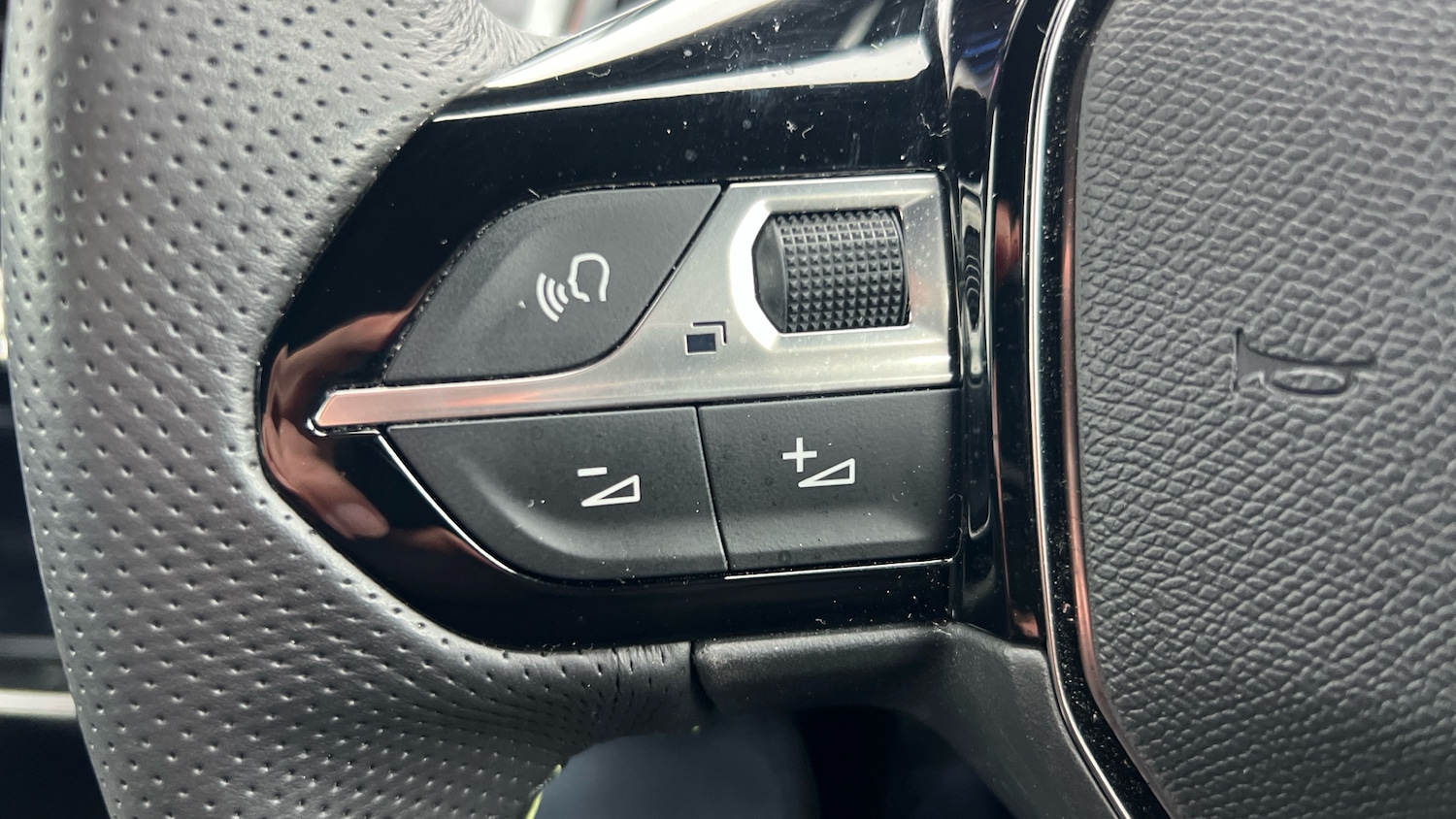 Used Peugeot 2008 2024 for sale - 76979316: Photo 34