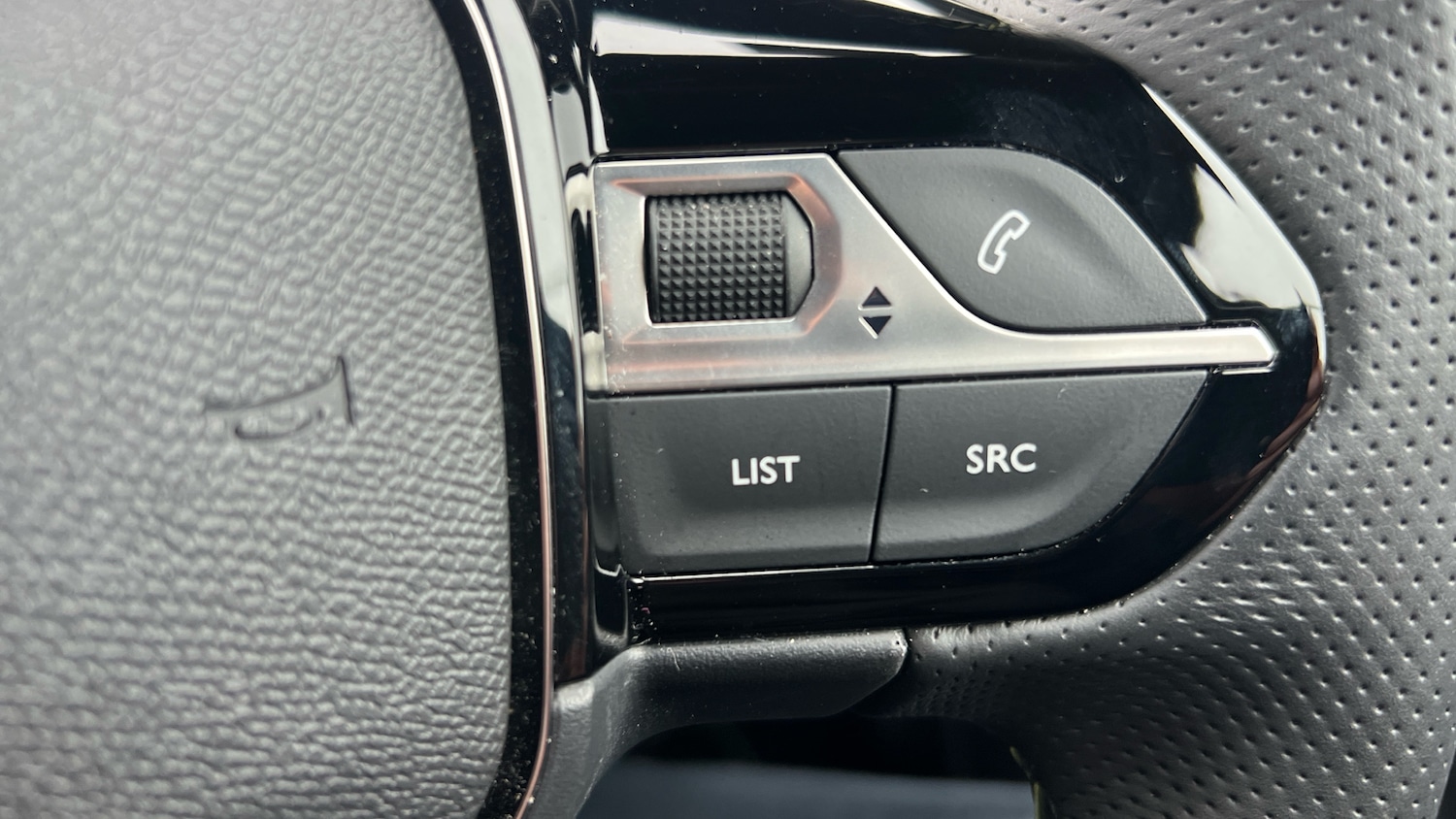 Used Peugeot 2008 2024 for sale - 76979316: Photo 35