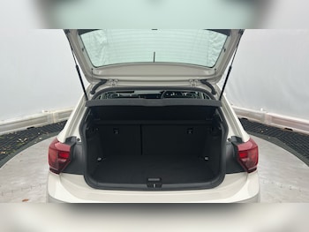 Used Volkswagen Polo 2024 for sale - 76808056: Photo