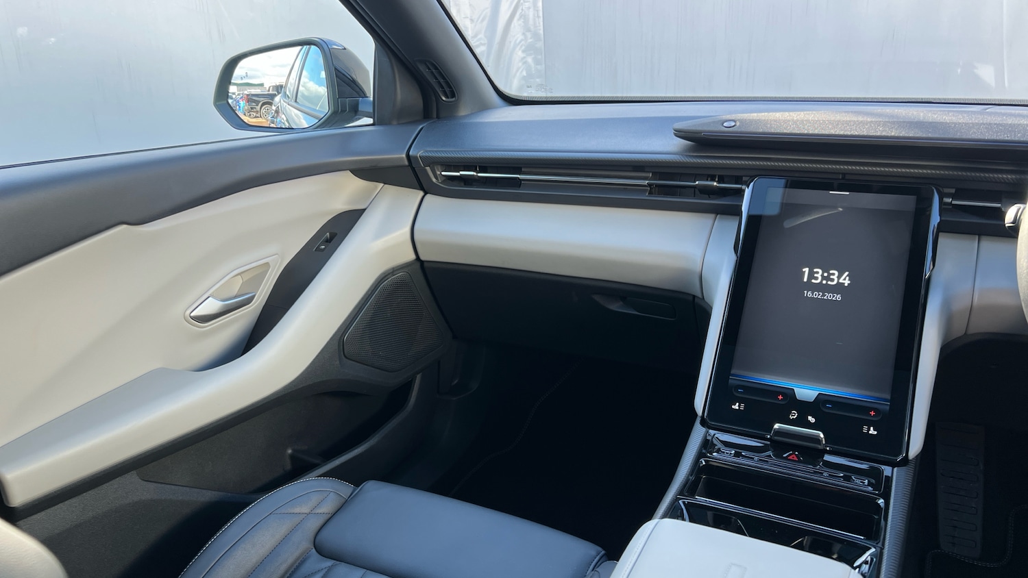 Used Ford Explorer 2025 for sale - 77570568: Photo 14