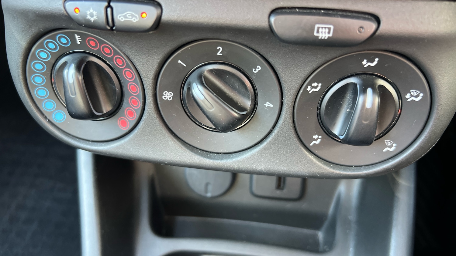 Used Vauxhall Corsa 2017 for sale - 77917649: Photo 26