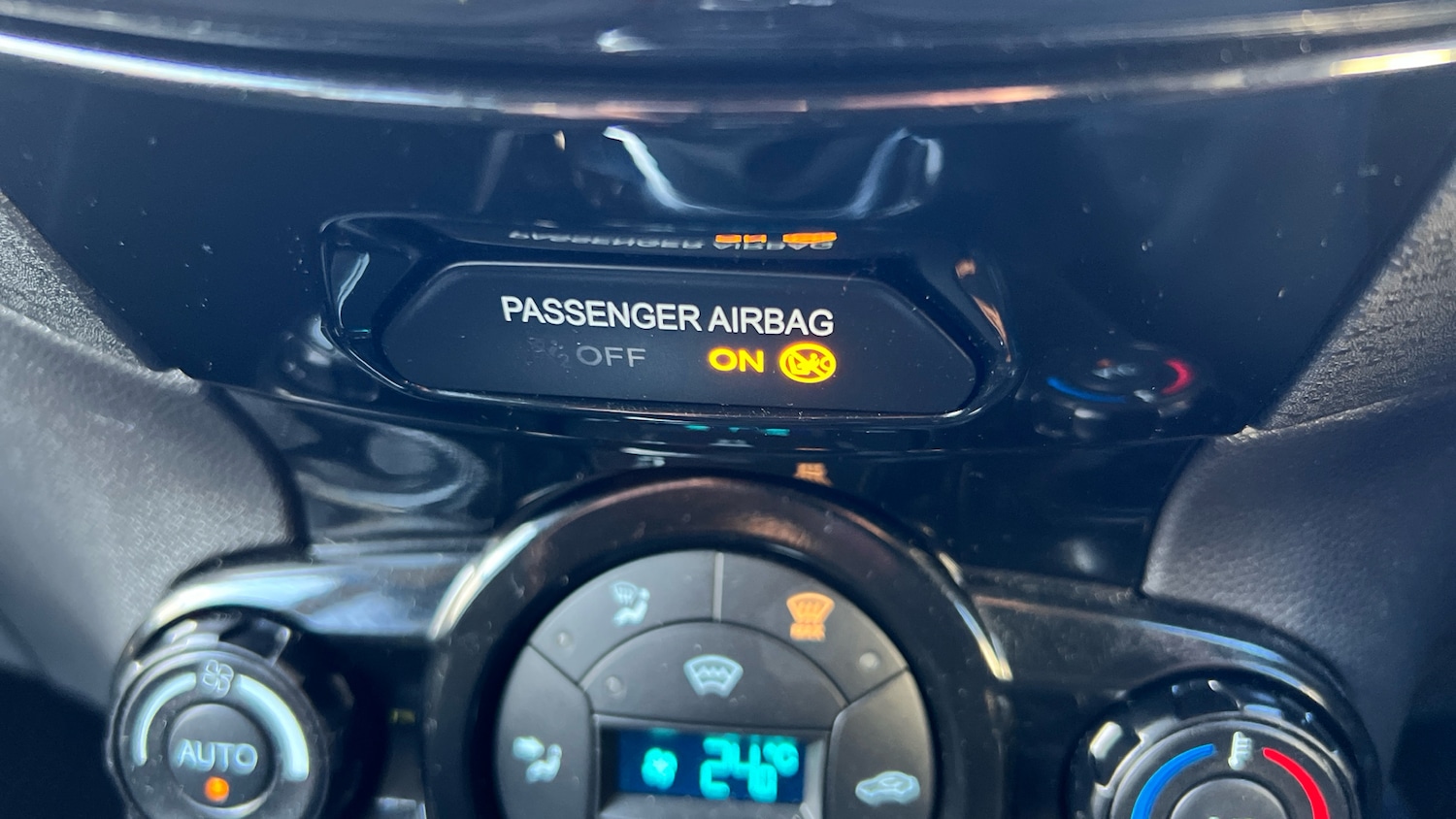 Used Ford Fiesta 2015 for sale - 76598871: Photo 23