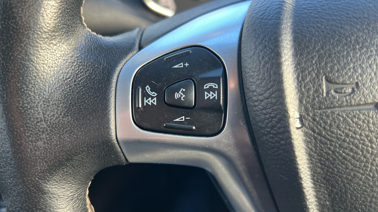 Used Ford Fiesta 2015 for sale - 76598871: Photo 28