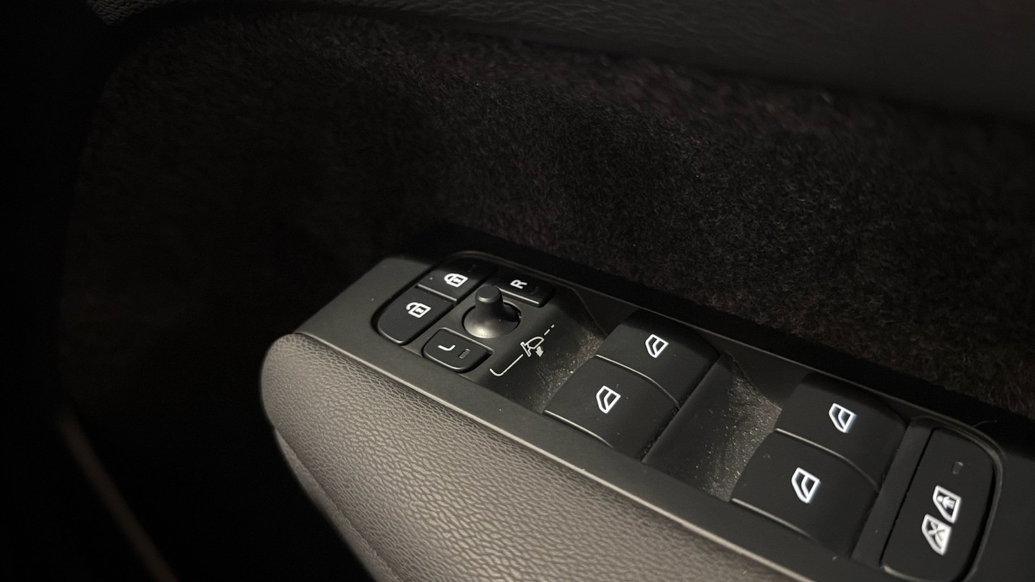 Used Volvo XC40 2023 for sale - 76673106: Photo 22