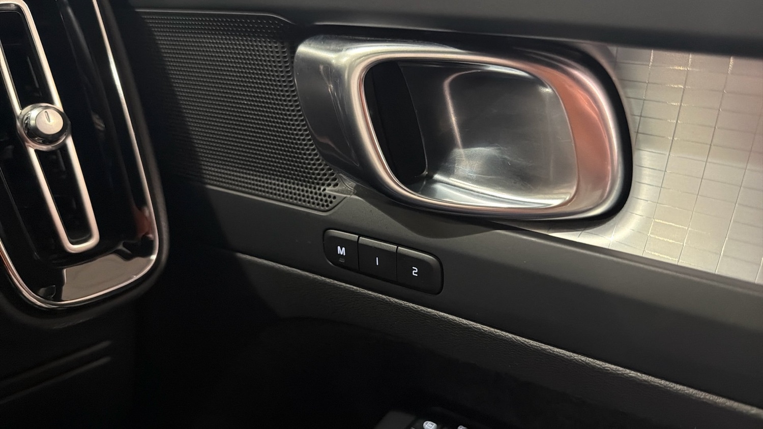 Used Volvo XC40 2023 for sale - 76673106: Photo 25